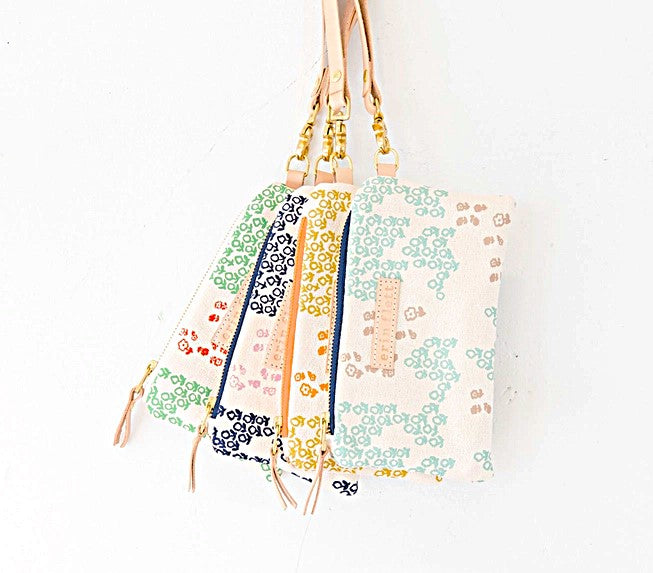 Wristlet - Field Of Flowers