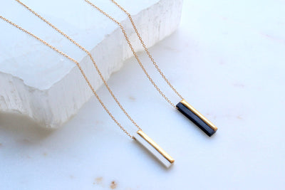 Horizontal Dipped Bar Necklace 2 (Vertically hang): Grey