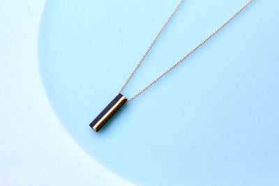 Horizontal Dipped Bar Necklace 2 (Vertically hang): Grey