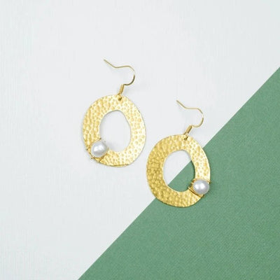 Earrings - Hammered Hollow Circle With White Pearl - Gift & Gather